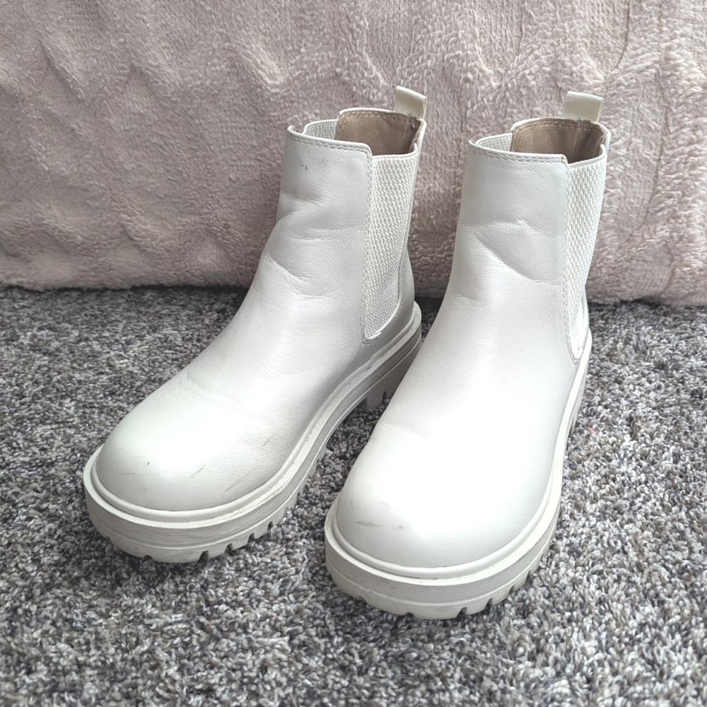 Soda Pilot Ankle Boots